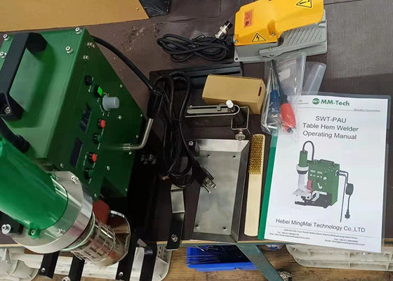 Coprire la macchina arrotolata impermeabile della saldatura a punti della Tabella del materiale 2.3kw per la piscina